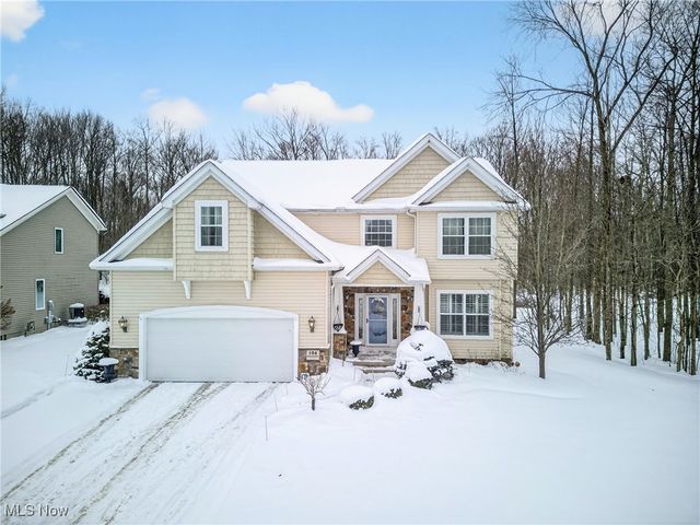 104 Bentwood Drive, Chardon, OH 44024