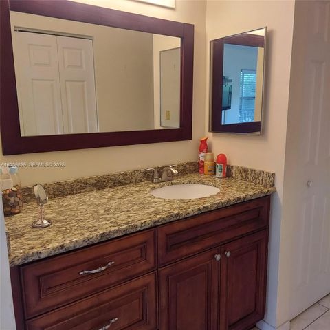 12501 SW 14th St 209R, Pembroke Pines, FL 33027