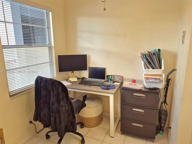 12501 SW 14th St 209R, Pembroke Pines, FL 33027