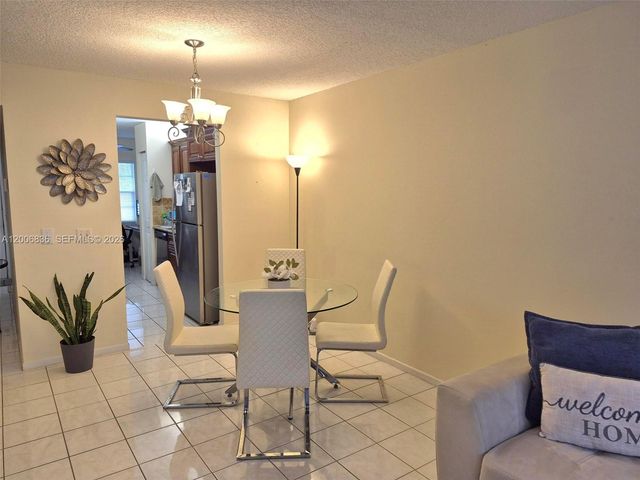 12501 SW 14th St 209R, Pembroke Pines, FL 33027