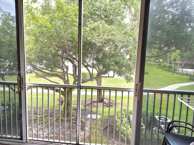 12501 SW 14th St 209R, Pembroke Pines, FL 33027