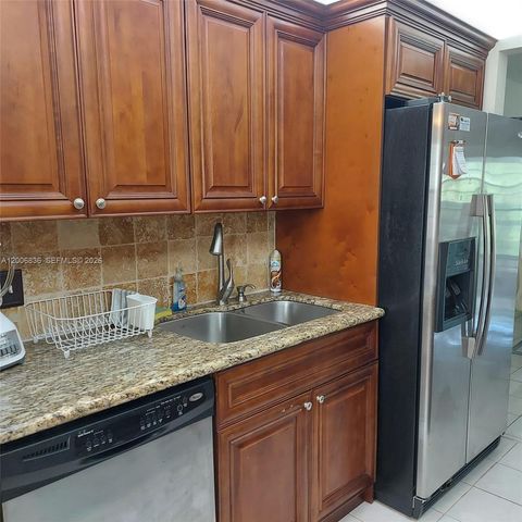 12501 SW 14th St 209R, Pembroke Pines, FL 33027