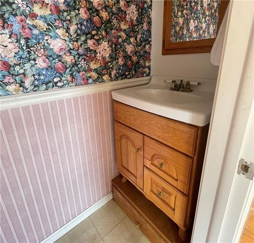 8717 Old Stagecoach Road, Kansas City, MO 64154