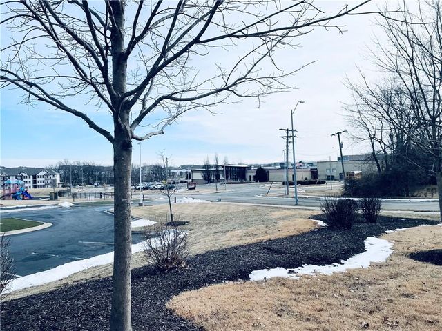 8717 Old Stagecoach Road, Kansas City, MO 64154