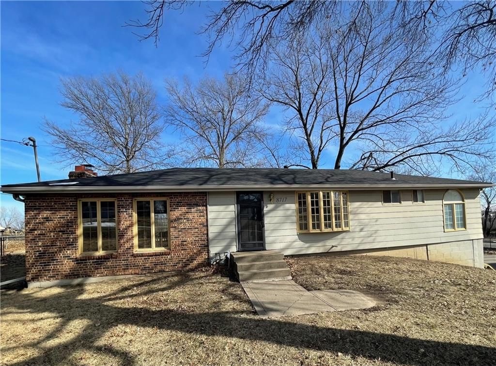 8717 Old Stagecoach Road, Kansas City, MO 64154