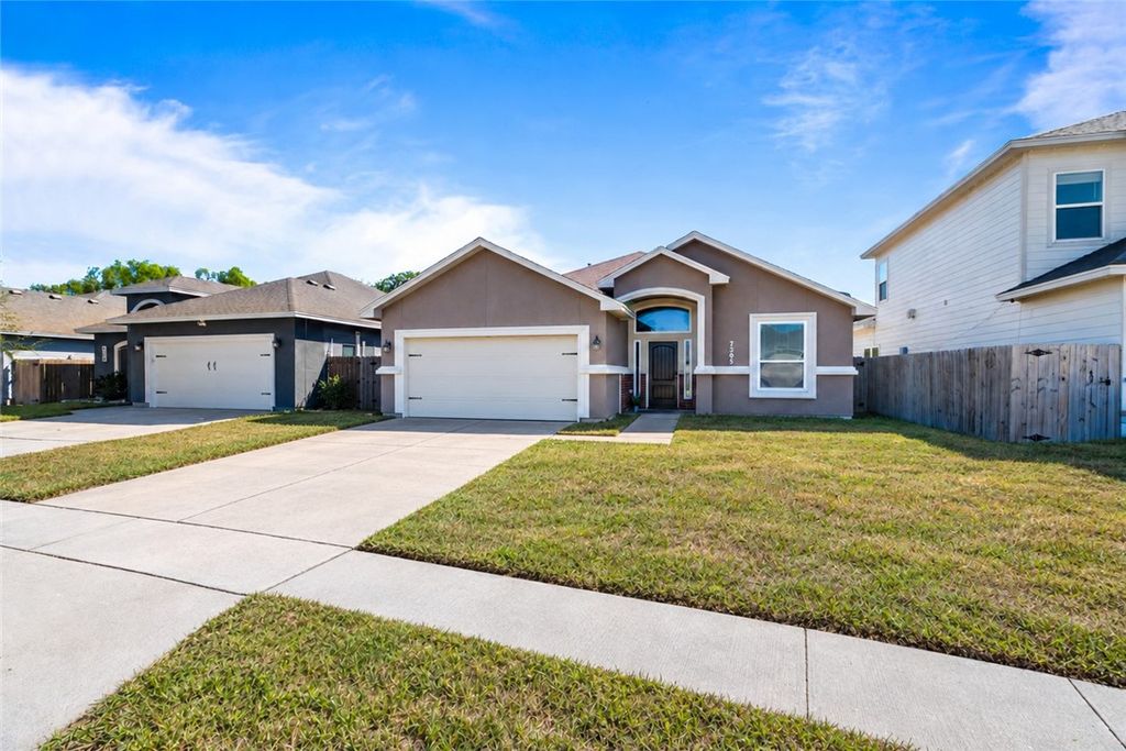 7305 Clapton Dr, Corpus Christi, TX 78414 — photo 2
