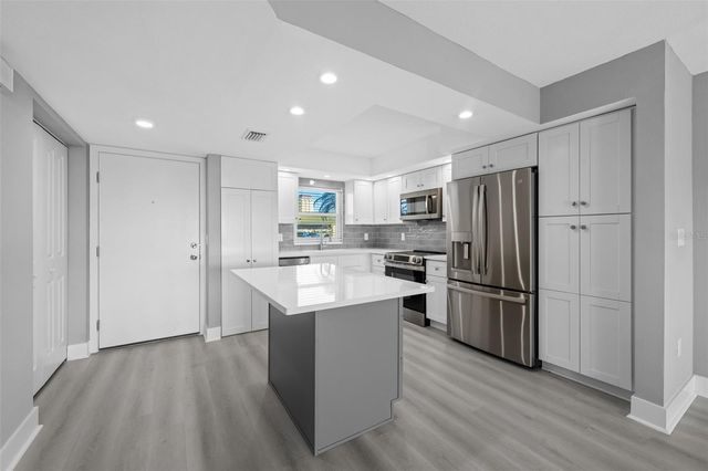 4775 COVE CIRCLE 103, St Petersburg, FL 33708