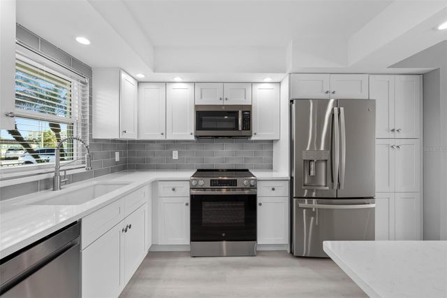 4775 COVE CIRCLE 103, St Petersburg, FL 33708