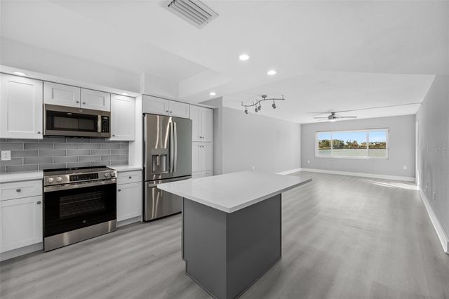 4775 COVE CIRCLE 103, St Petersburg, FL 33708