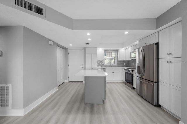 4775 COVE CIRCLE 103, St Petersburg, FL 33708