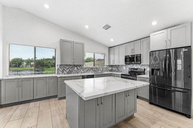 1221 NW 19th Terrace, Delray Beach, FL 33445