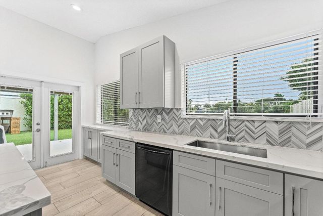 1221 NW 19th Terrace, Delray Beach, FL 33445