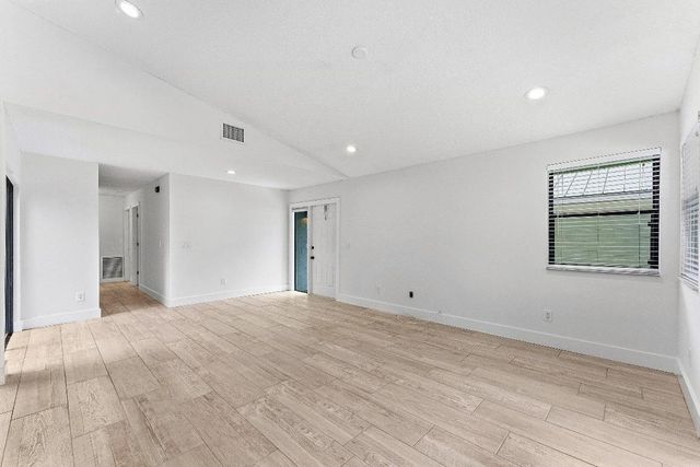 1221 NW 19th Terrace, Delray Beach, FL 33445