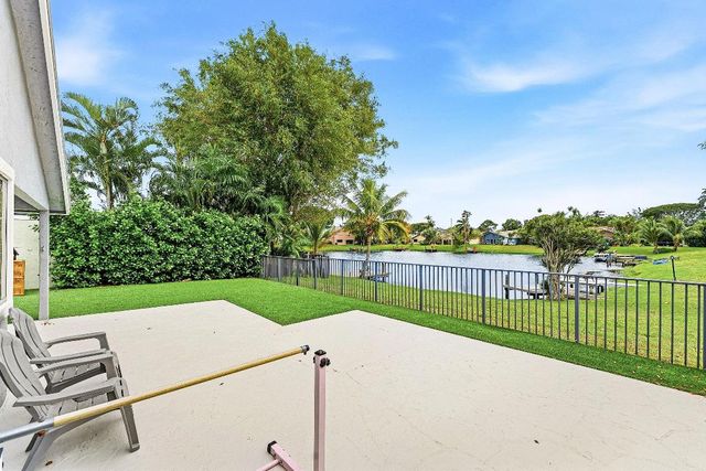 1221 NW 19th Terrace, Delray Beach, FL 33445