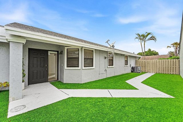 1221 NW 19th Terrace, Delray Beach, FL 33445