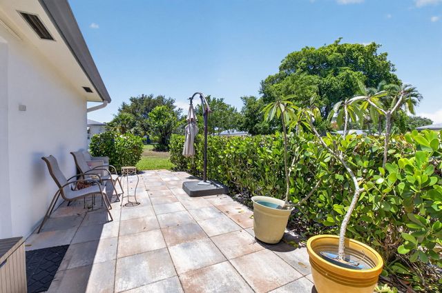 1180 S DRIVE Circle A, Delray Beach, FL 33445
