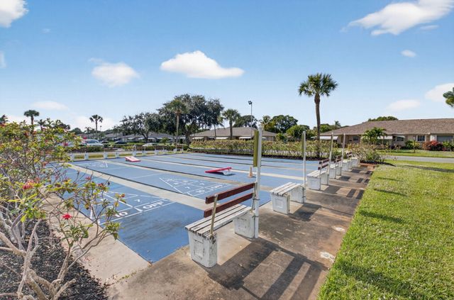 1180 S DRIVE Circle A, Delray Beach, FL 33445