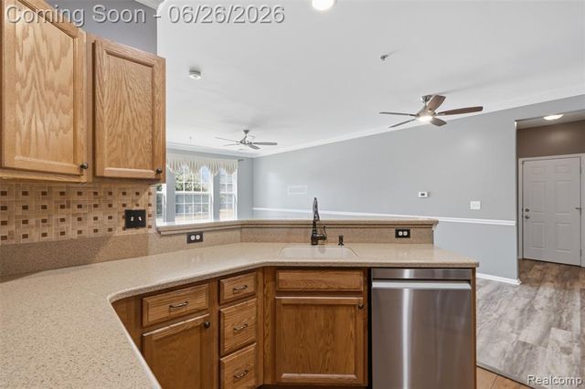 23978 Northstone Village Drive, Taylor, MI 48180