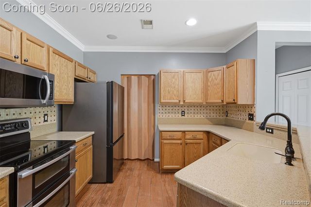 23978 Northstone Village Drive, Taylor, MI 48180