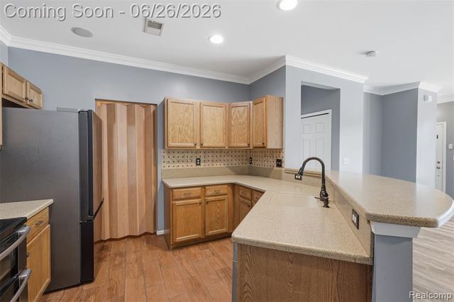 23978 Northstone Village Drive, Taylor, MI 48180