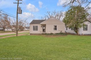 24301 Stanford Street, Dearborn Heights, MI 48125