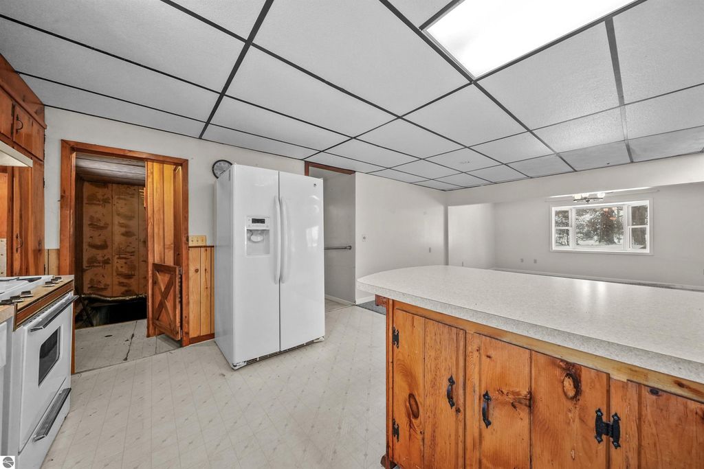 Image 10 of property listing at 9888 N Wilson Road, Lake City, MI 49651