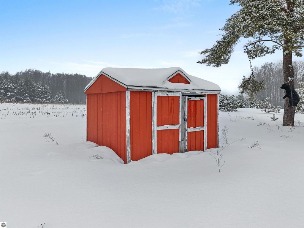Image 36 of property listing at 9888 N Wilson Road, Lake City, MI 49651