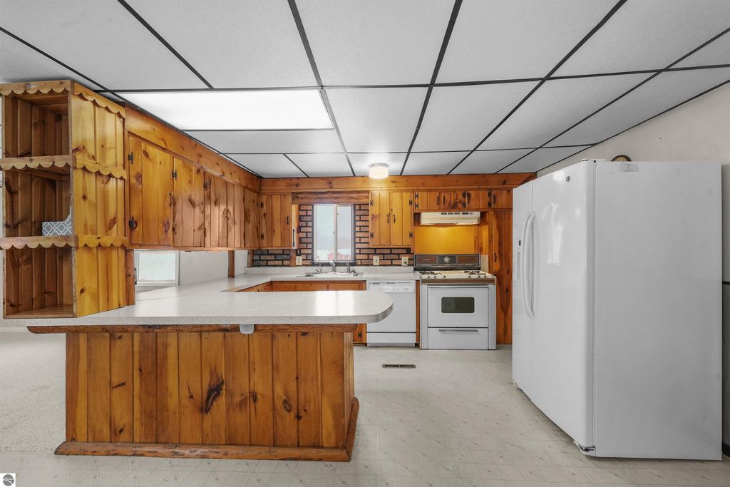 Image 7 of property listing at 9888 N Wilson Road, Lake City, MI 49651