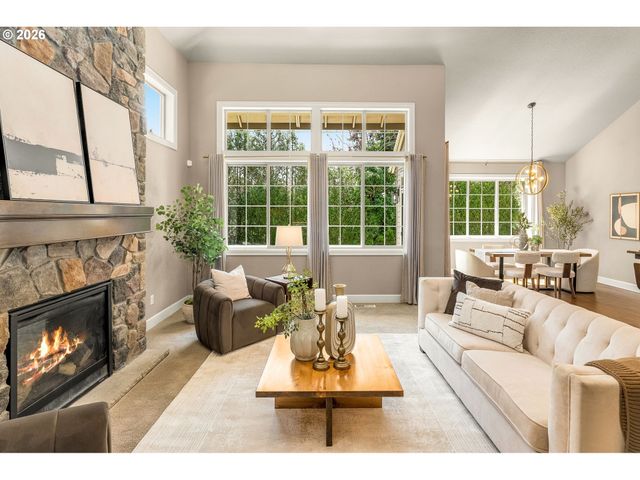 15677 FIELDSTONE Dr, Lake Oswego, OR 97035