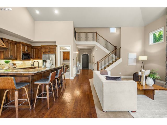 15677 FIELDSTONE Dr, Lake Oswego, OR 97035