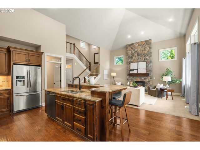 15677 FIELDSTONE Dr, Lake Oswego, OR 97035