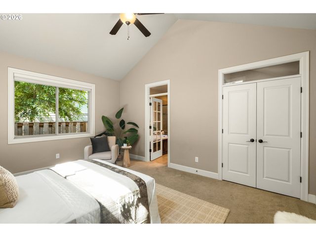 15677 FIELDSTONE Dr, Lake Oswego, OR 97035