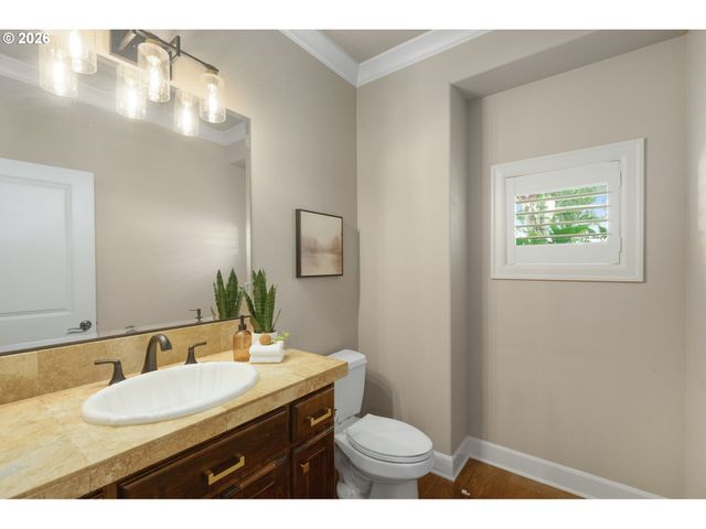 15677 FIELDSTONE Dr, Lake Oswego, OR 97035