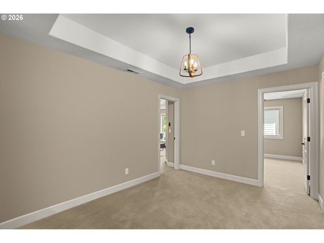 15677 FIELDSTONE Dr, Lake Oswego, OR 97035
