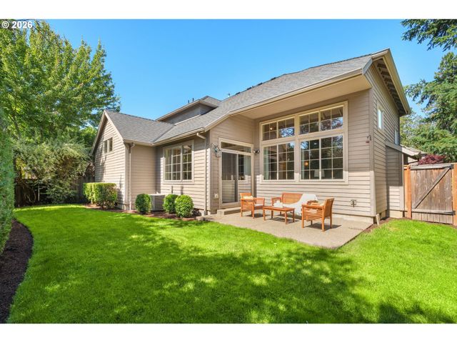 15677 FIELDSTONE Dr, Lake Oswego, OR 97035