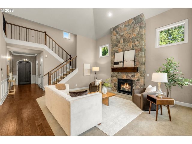 15677 FIELDSTONE Dr, Lake Oswego, OR 97035