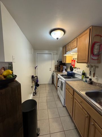 254 W 3rd St 1, Boston, MA 02127
