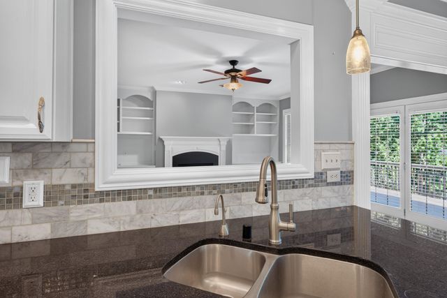 2213 Wilmington Lane, Lexington, KY 40513