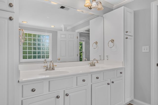 2213 Wilmington Lane, Lexington, KY 40513