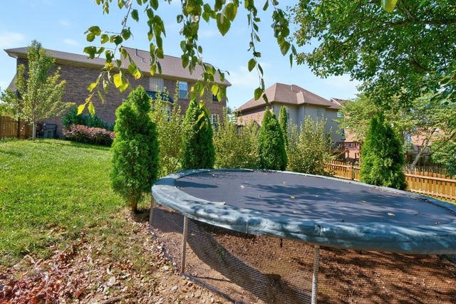 2213 Wilmington Lane, Lexington, KY 40513