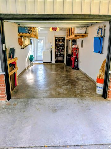 1500 Andrea Drive, Bay City, TX 77414