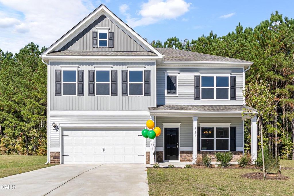 1616 Elk Run Drive, Fayetteville, NC 28312