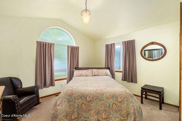 8297 N Ainsworth Dr, Hayden, ID 83835