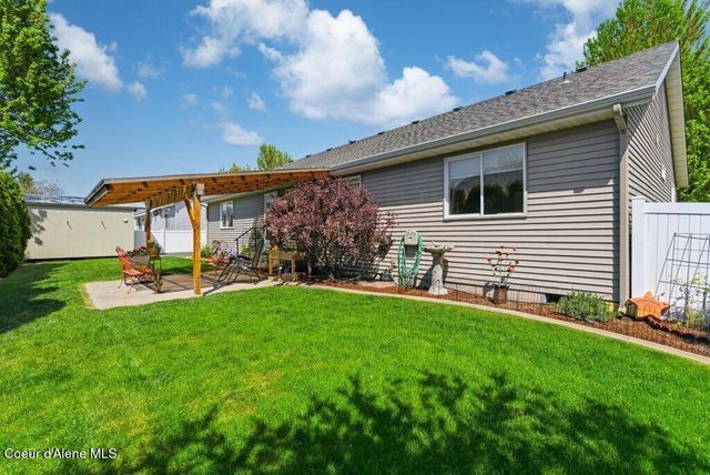 8297 N Ainsworth Dr, Hayden, ID 83835