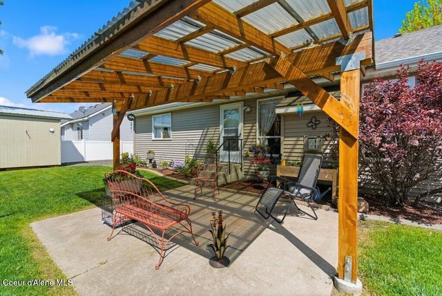 8297 N Ainsworth Dr, Hayden, ID 83835