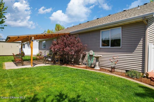 8297 N Ainsworth Dr, Hayden, ID 83835