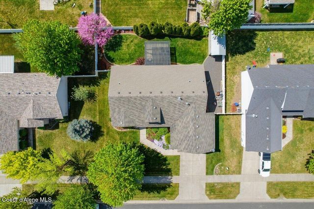 8297 N Ainsworth Dr, Hayden, ID 83835