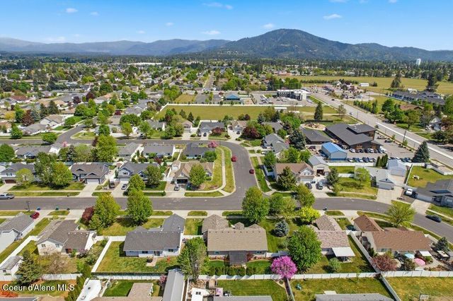 8297 N Ainsworth Dr, Hayden, ID 83835