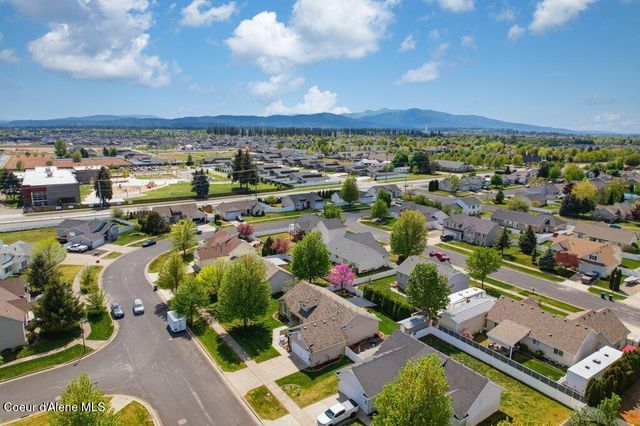8297 N Ainsworth Dr, Hayden, ID 83835