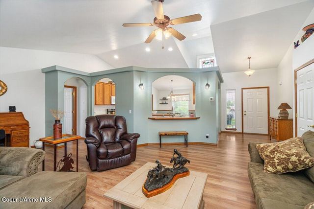 8297 N Ainsworth Dr, Hayden, ID 83835